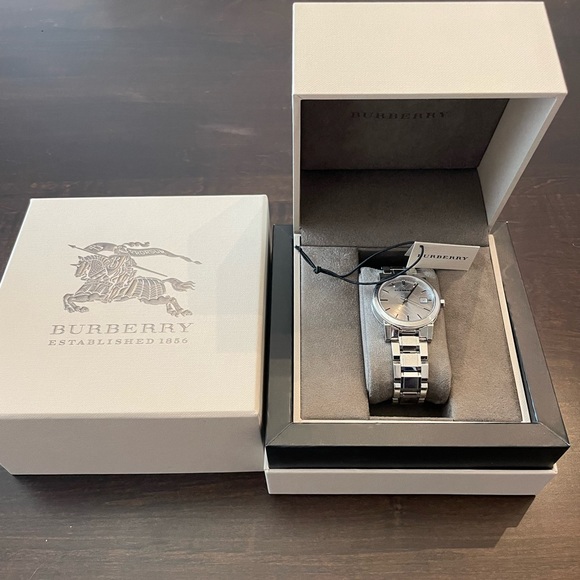 Burberry check stamped bracelet watch 34mm - Picture 2 of 11